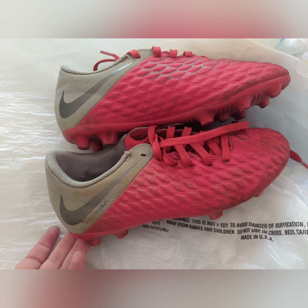 Red 2.5c cleats nike